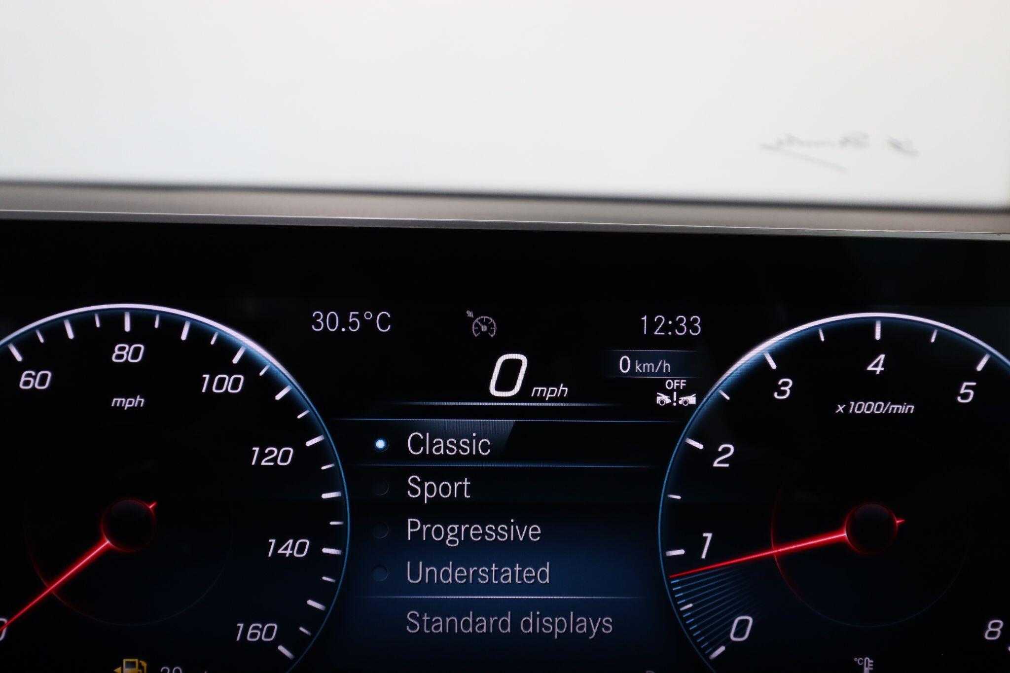 Mercedes-Benz GLB view 38