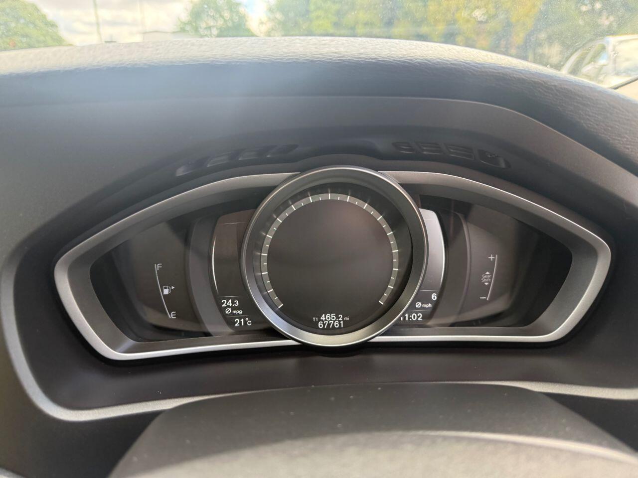 Volvo V40 Cross Country view 18