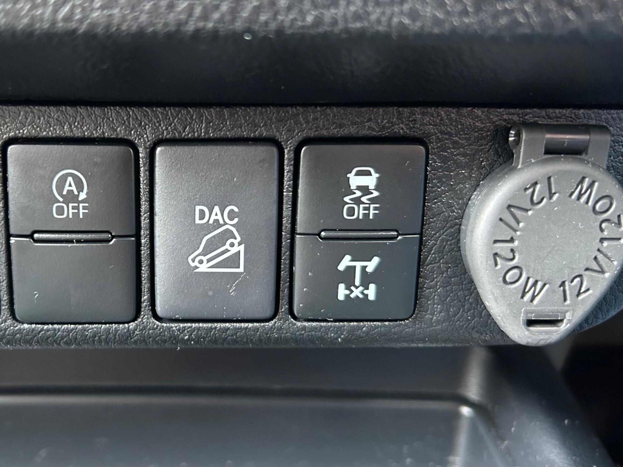 Toyota Hilux view 40
