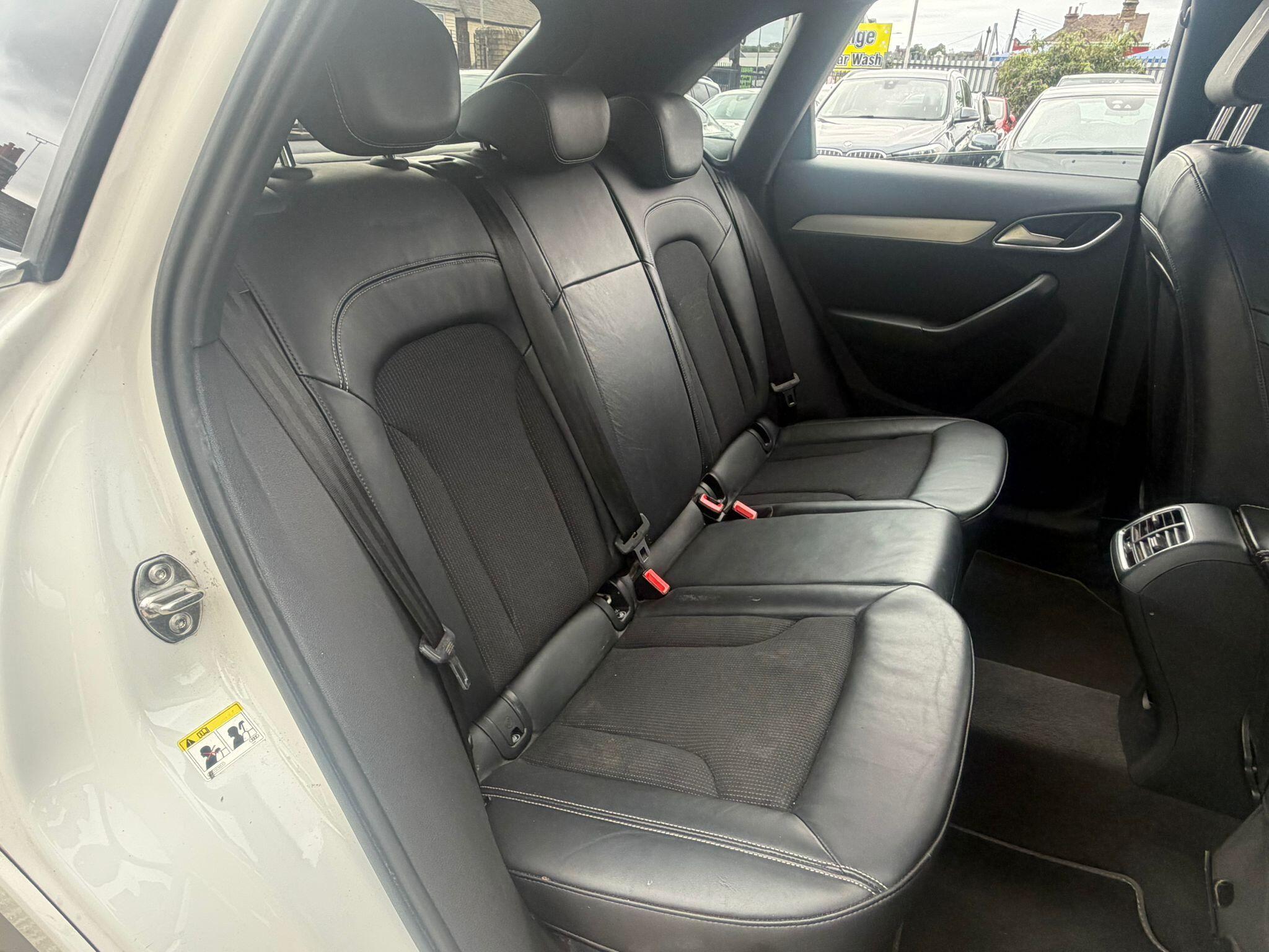 Audi Q3 view 14