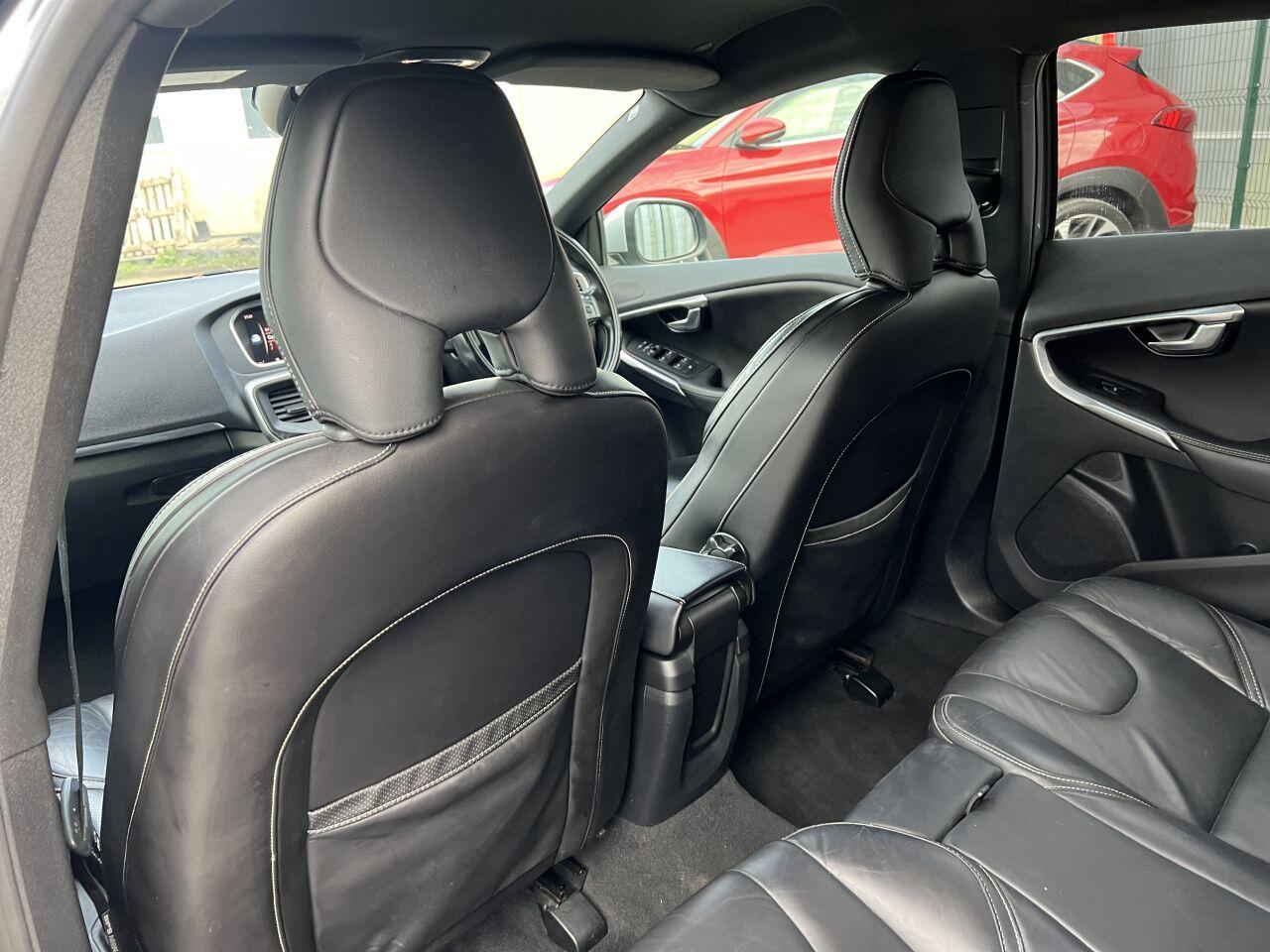 Volvo V40 view 26