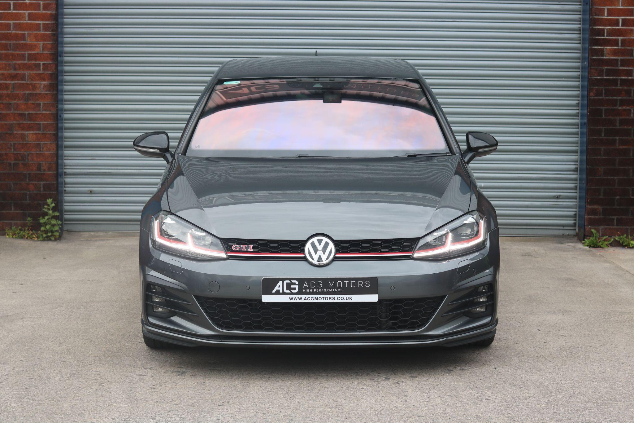 Volkswagen Golf view 3