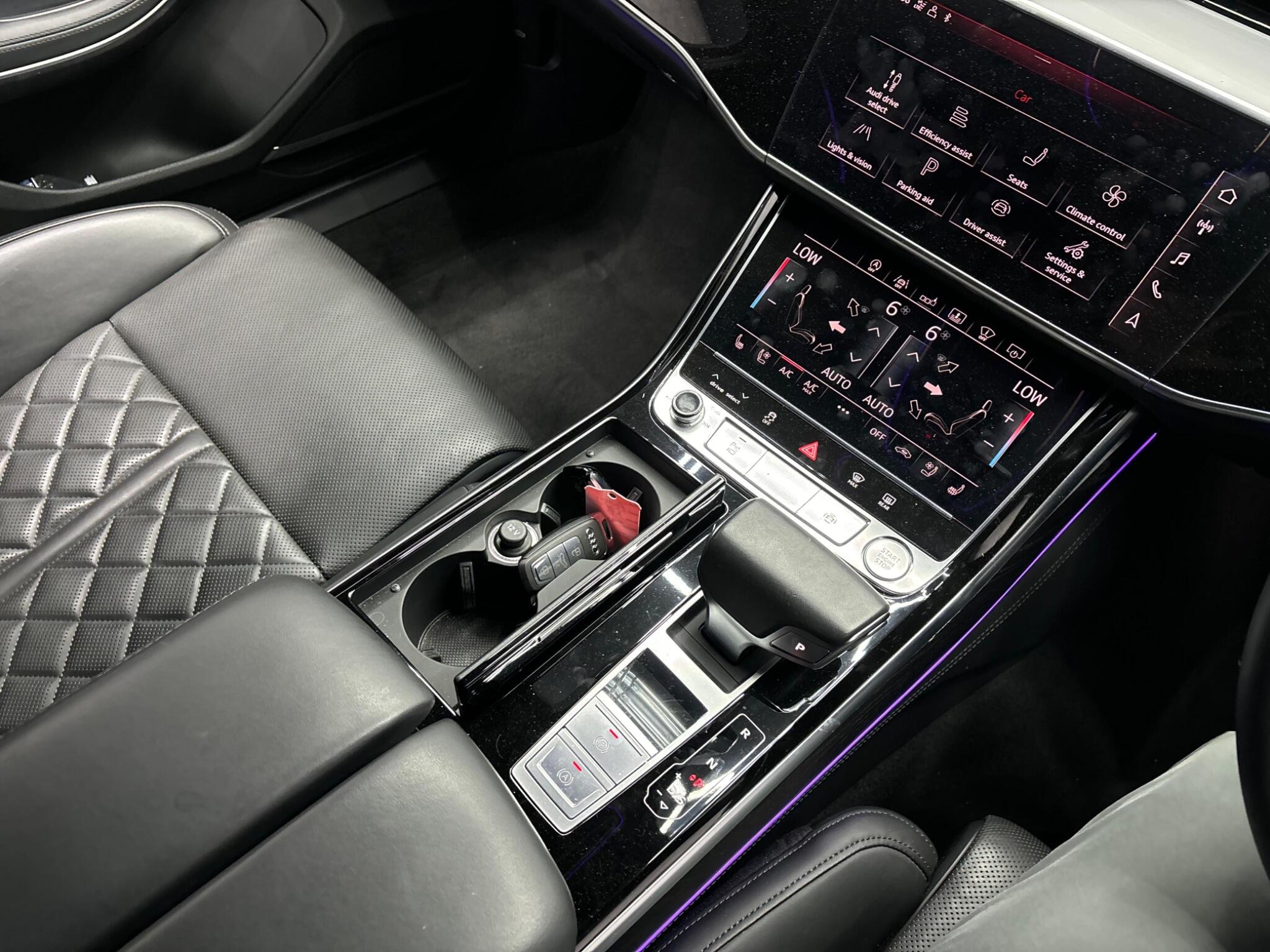Audi A8 view 9