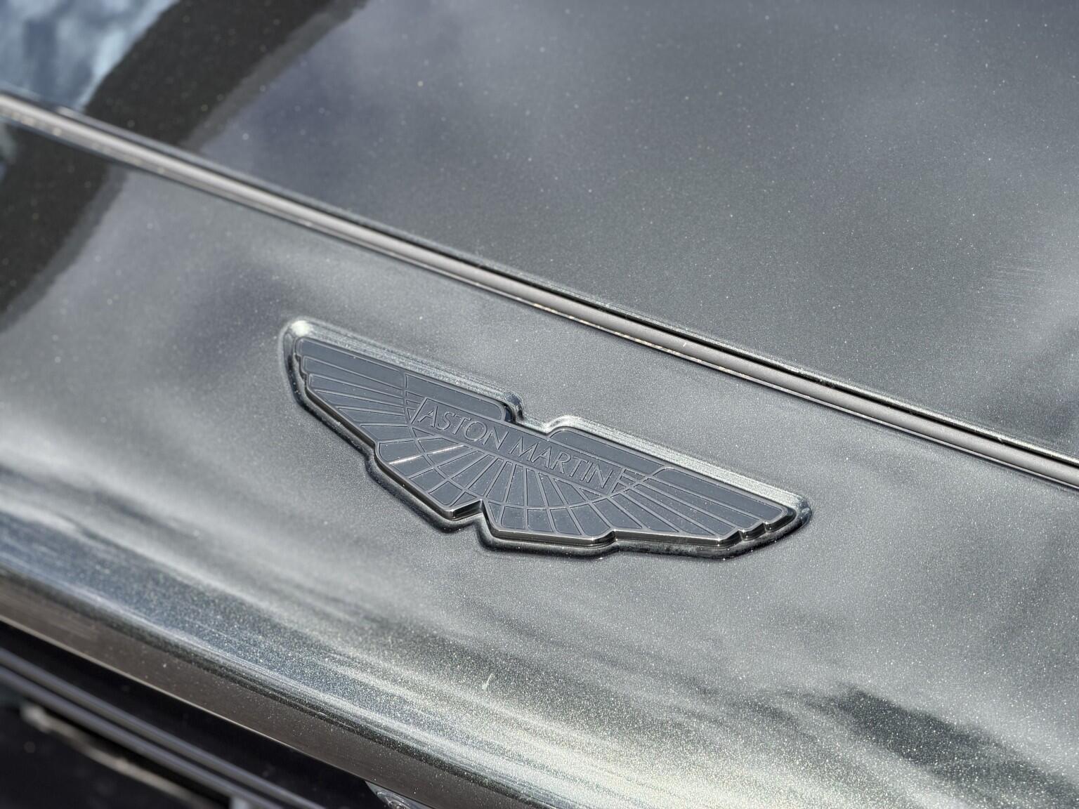Aston Martin DBX view 24