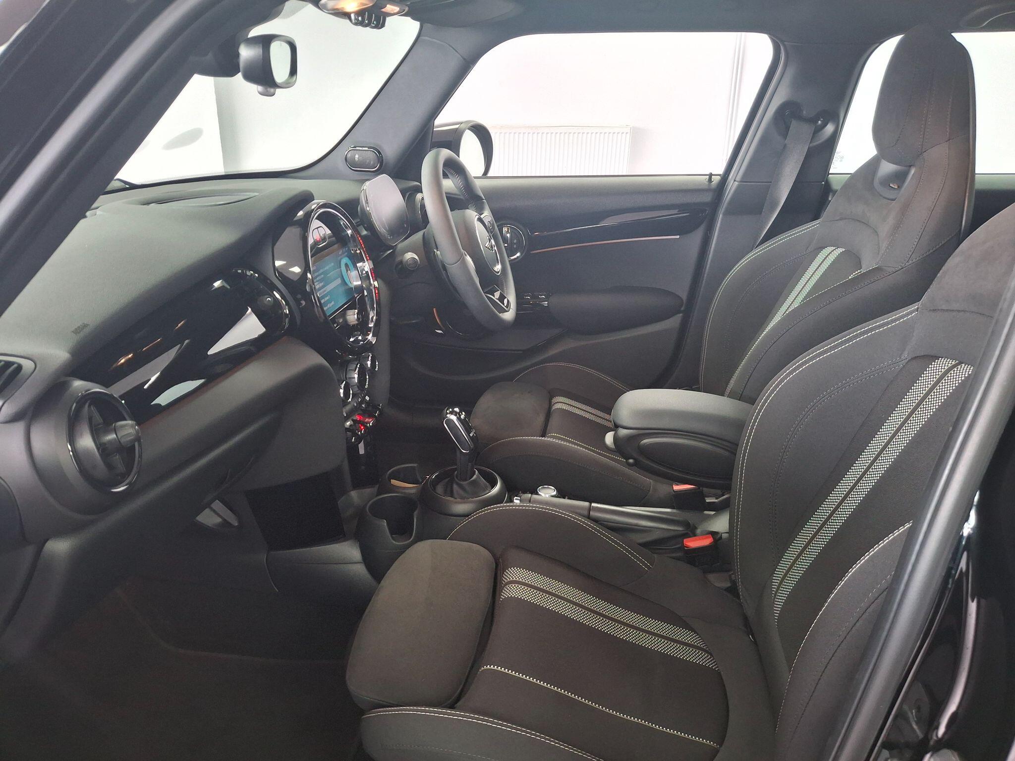 Mini Hatch view 18