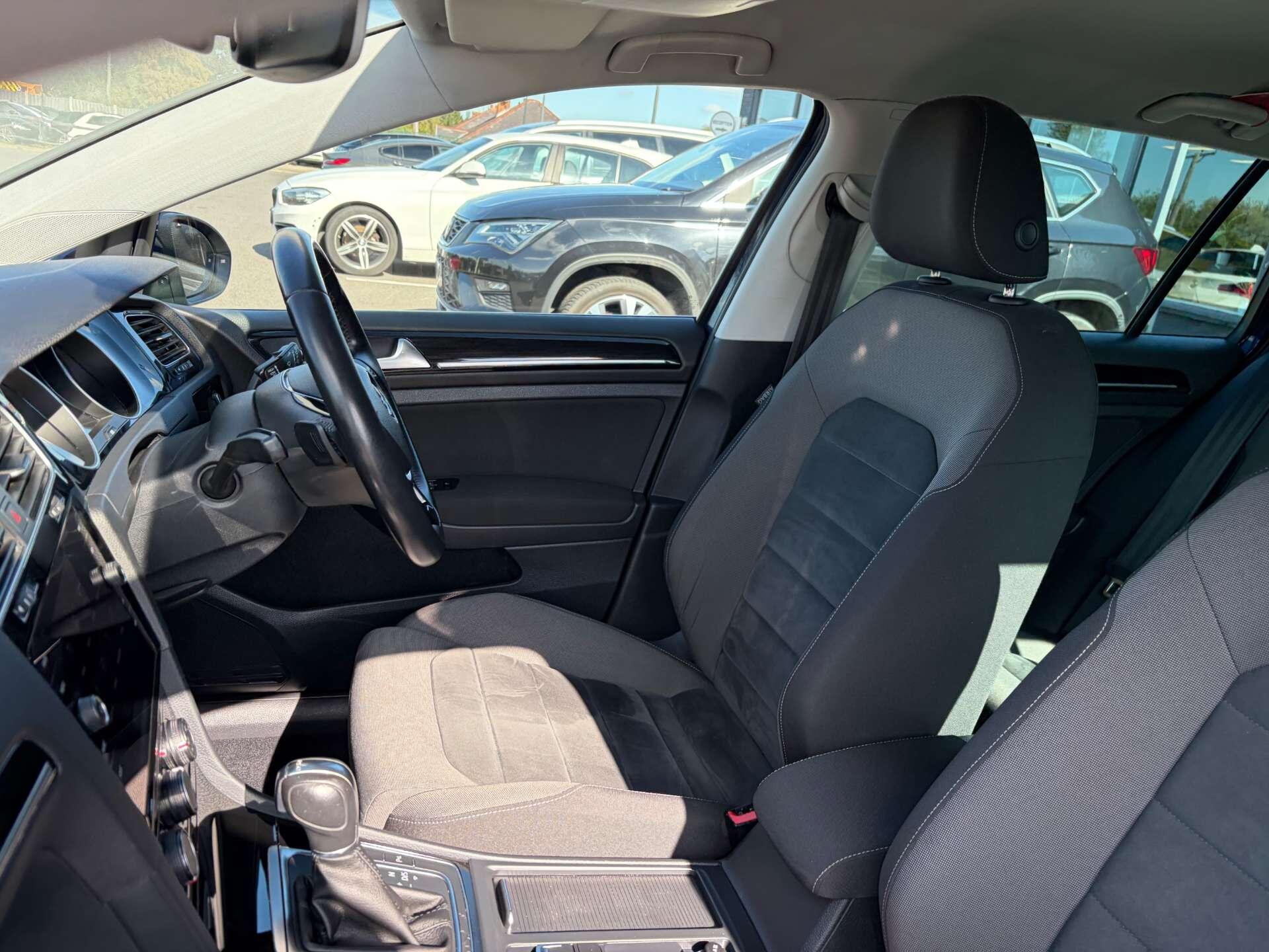 Volkswagen Golf view 17