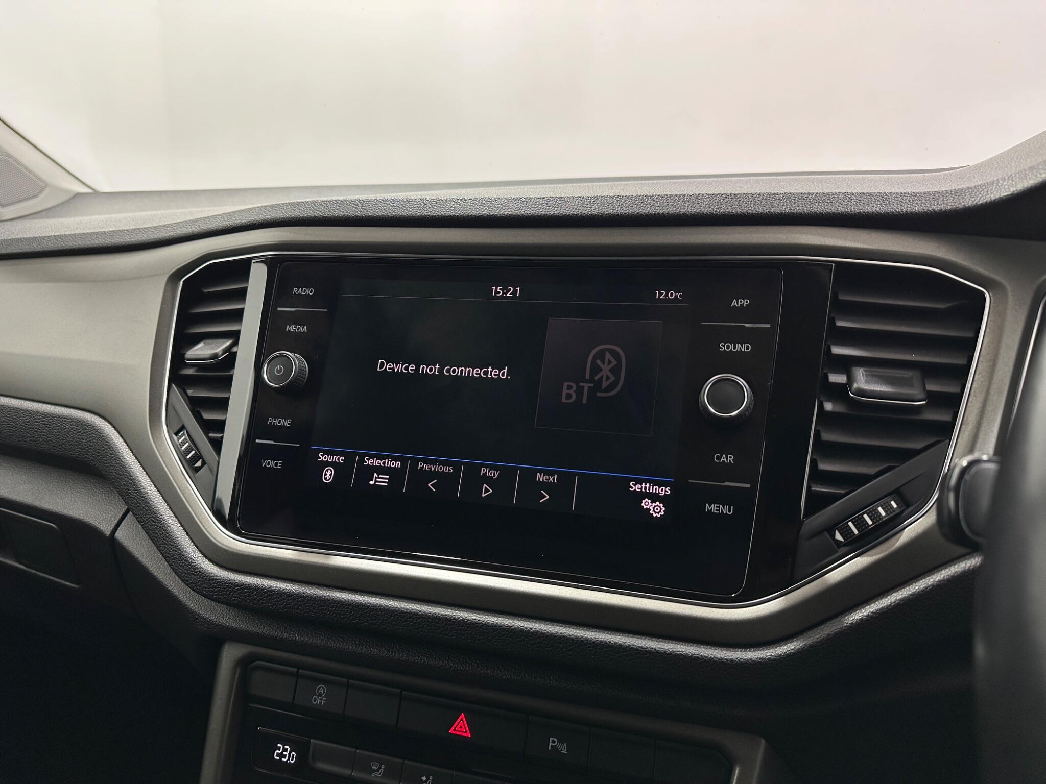 Volkswagen T-Roc view 23