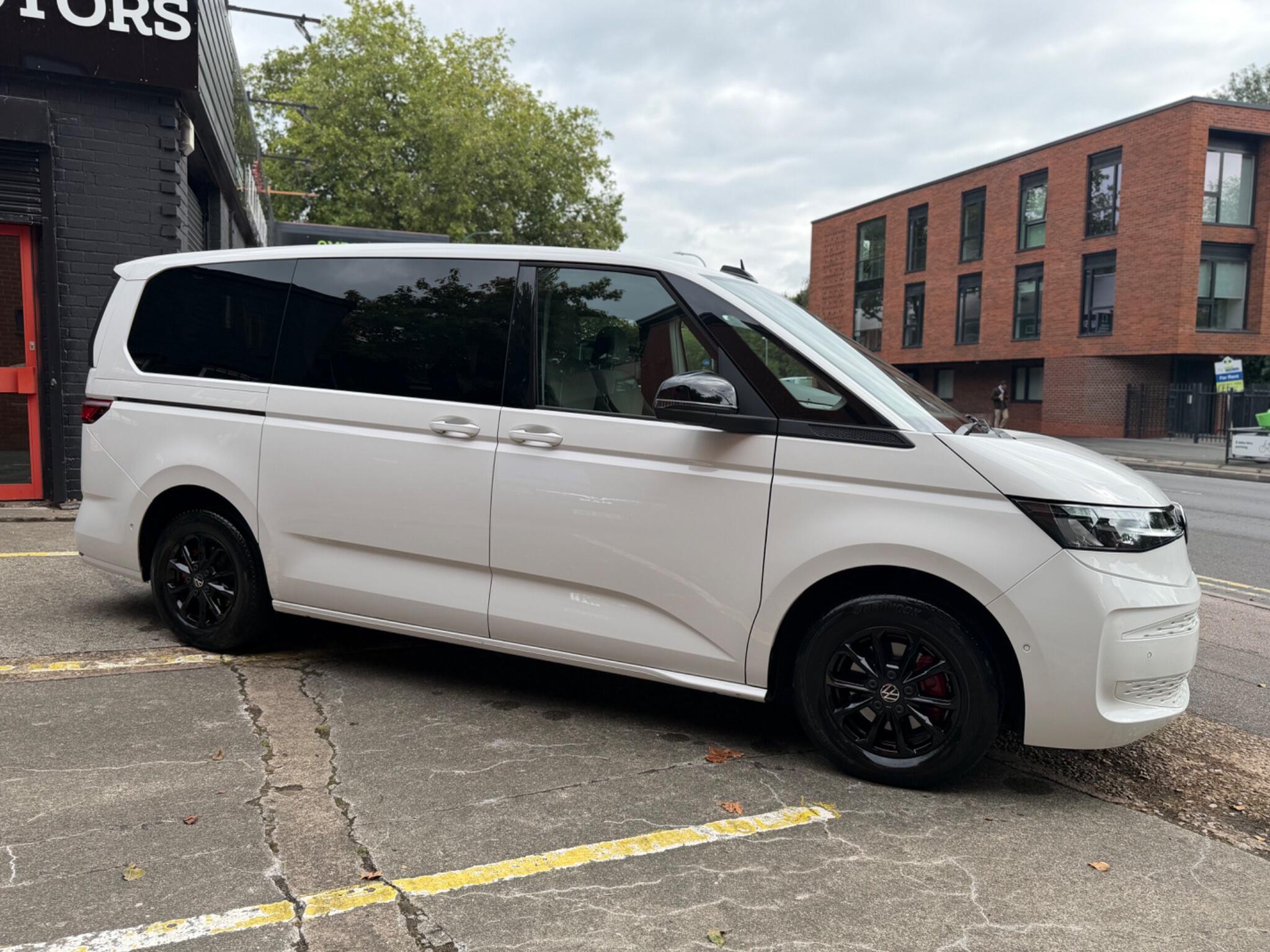 Volkswagen Multivan view 6