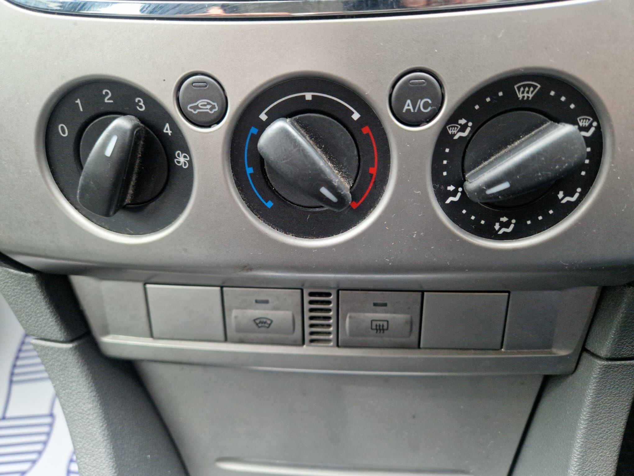 Ford Focus view 25