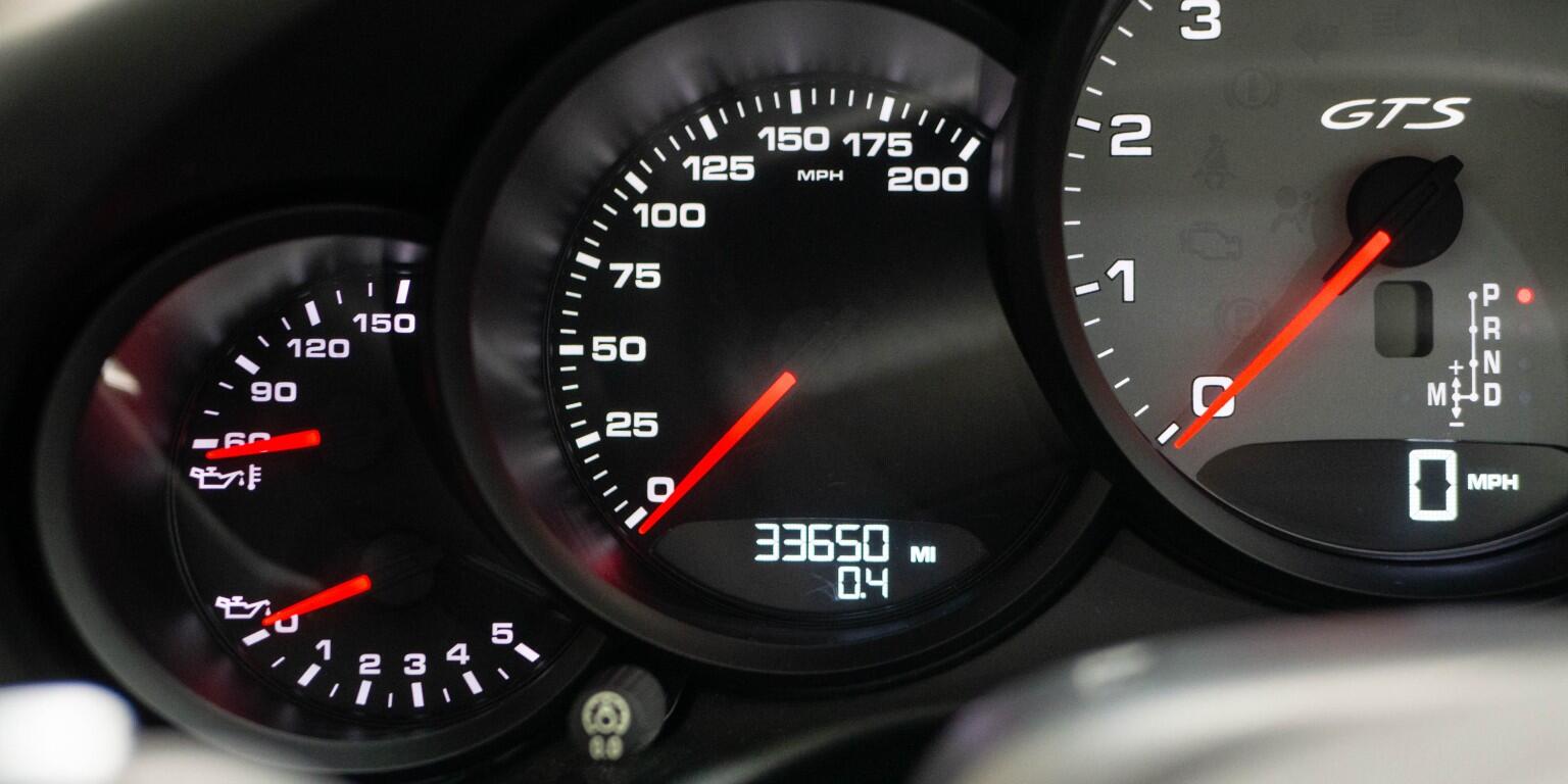 Porsche 911 view 39