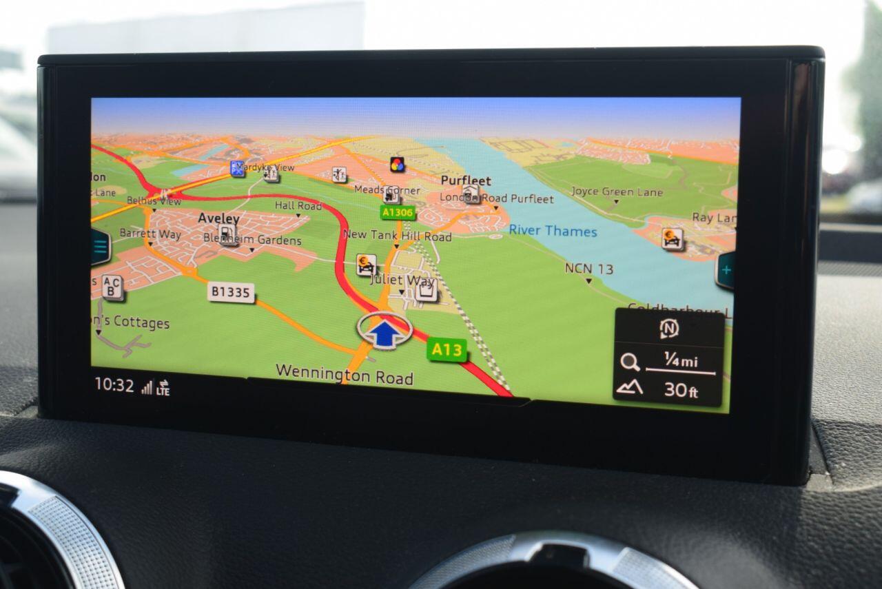 Audi Q2 view 25