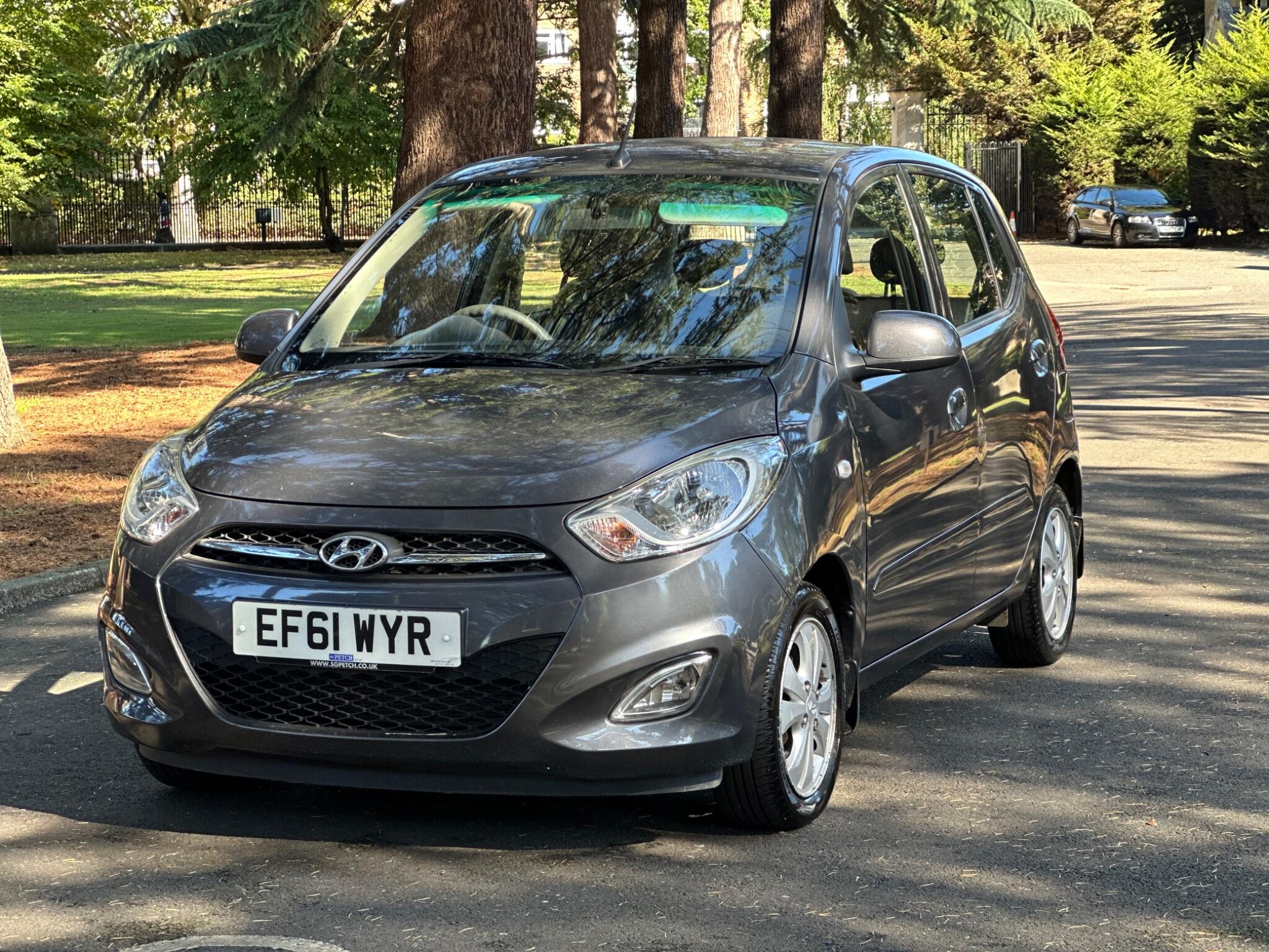 Hyundai i10 view 3