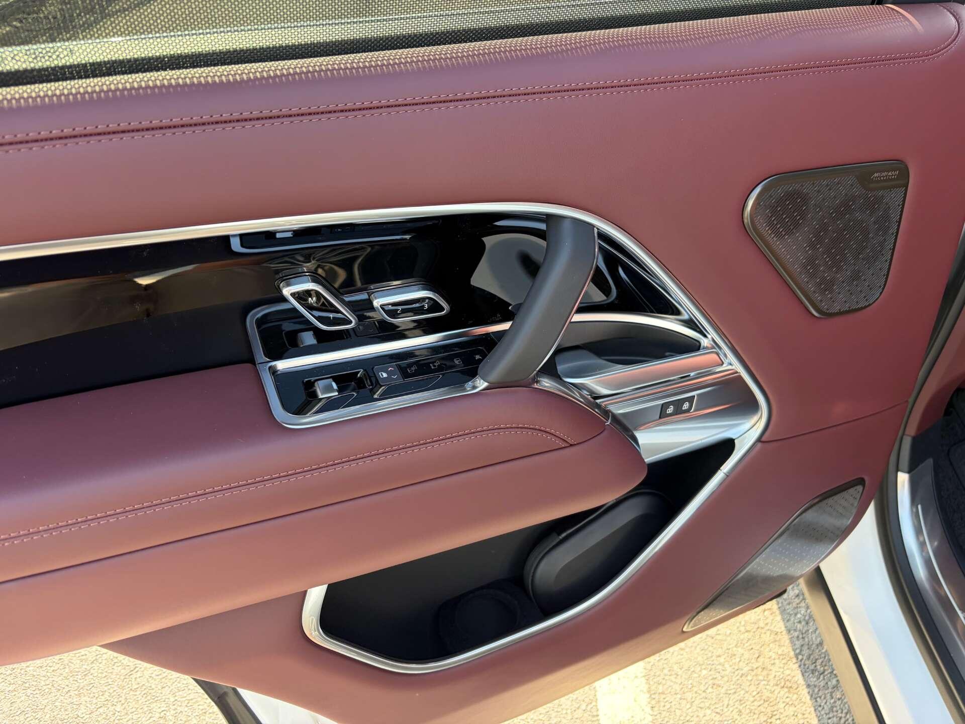 Land Rover Range Rover view 22