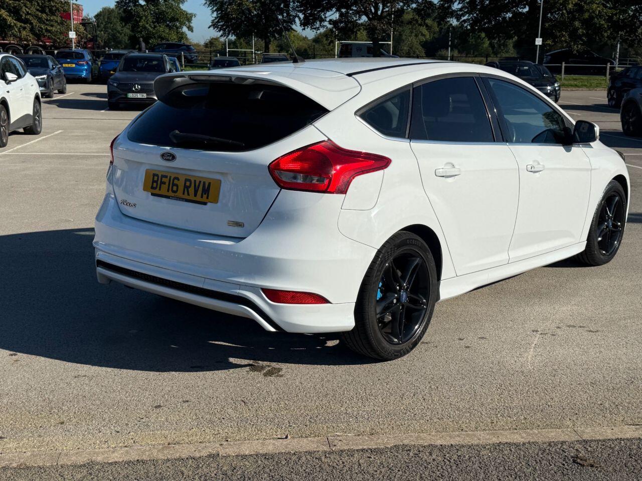 Ford Focus view 26