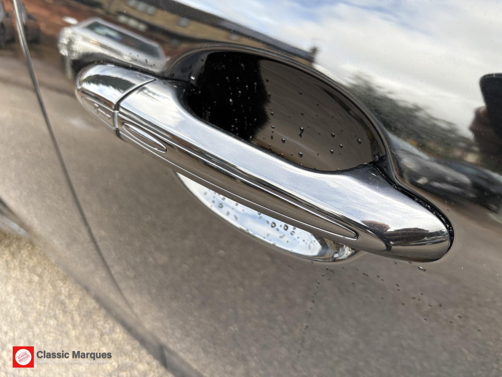 Jaguar XJ view 18