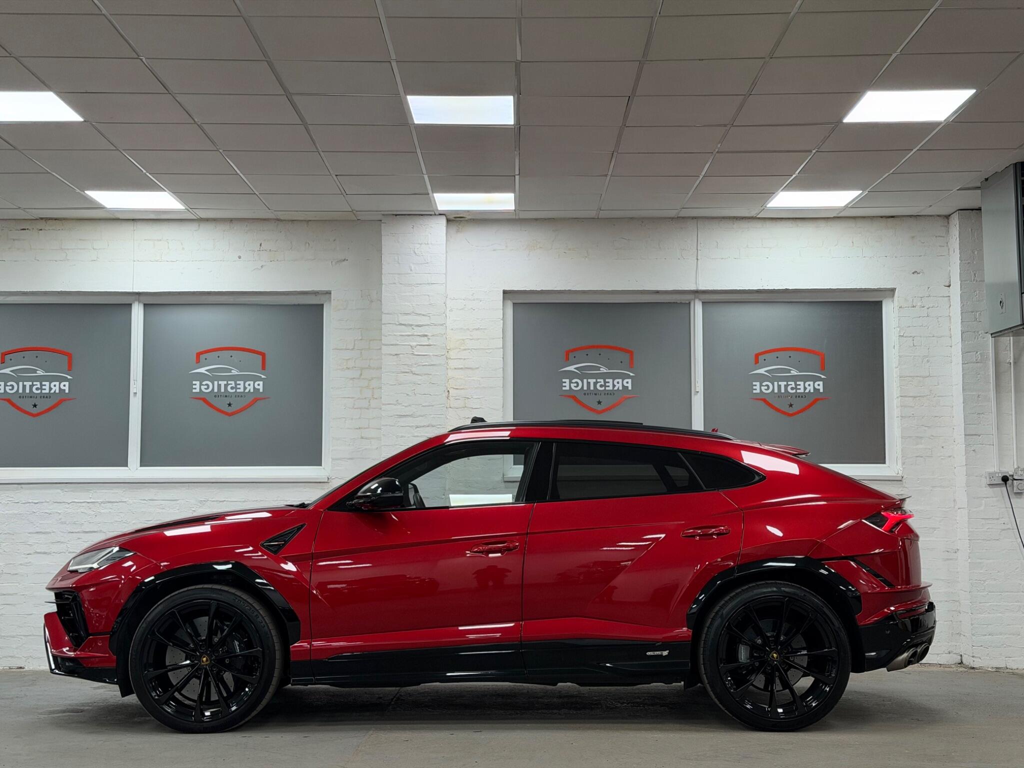 Lamborghini Urus view 46