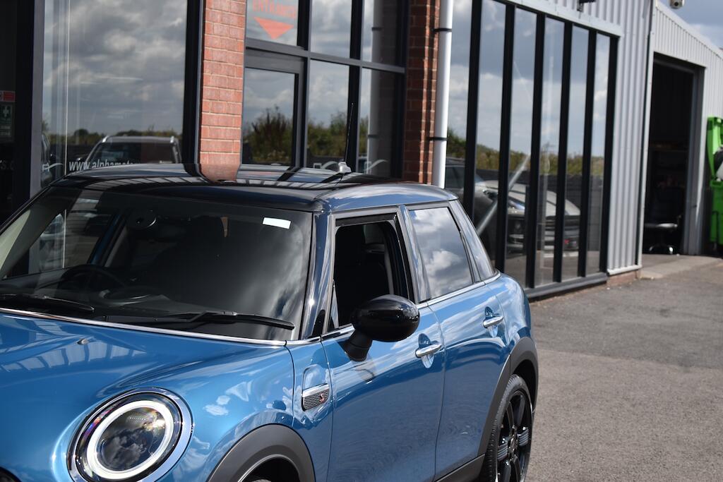 Mini Cooper view 23