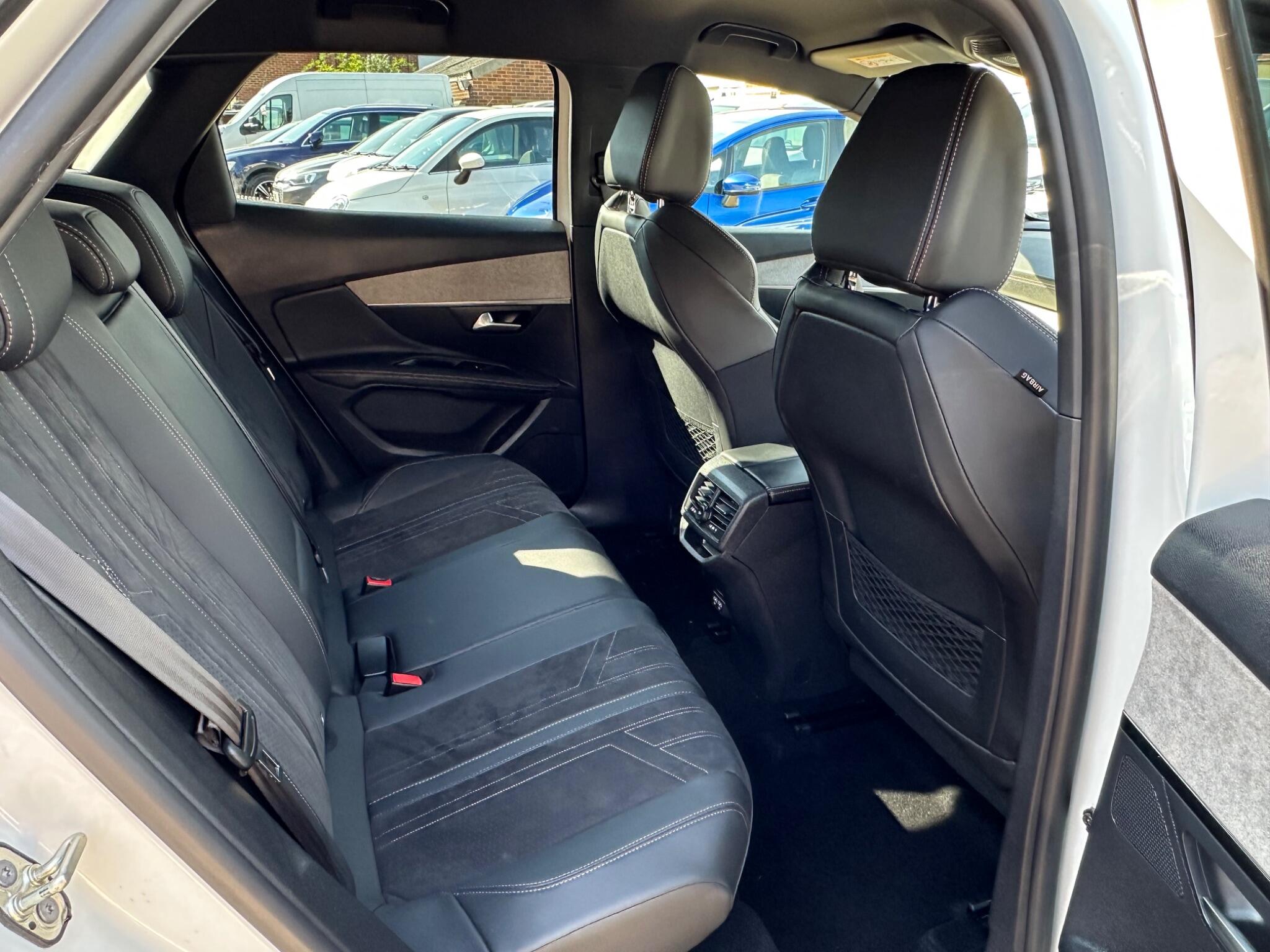 Peugeot 3008 view 14