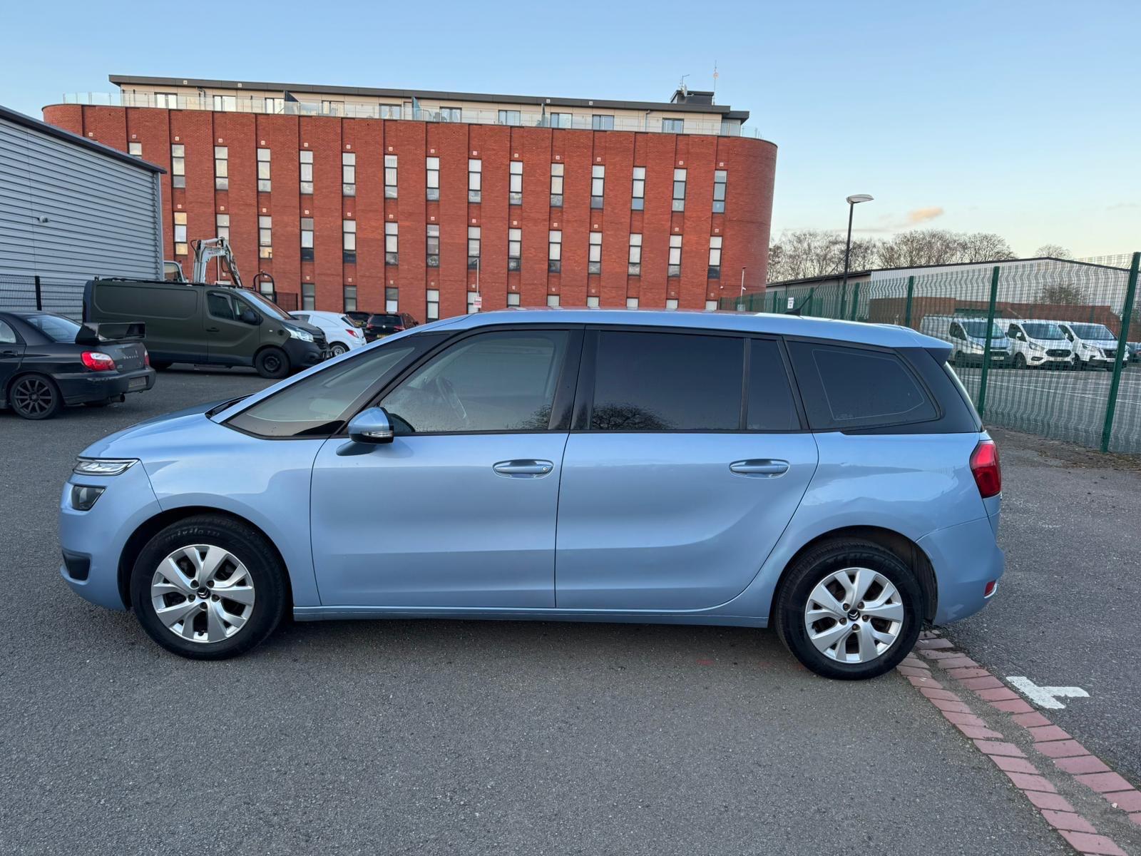 Citroen Grand C4 Picasso view 11