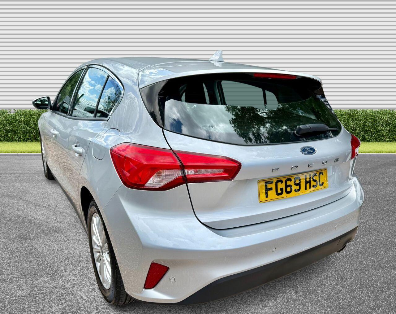 Ford Focus view 7