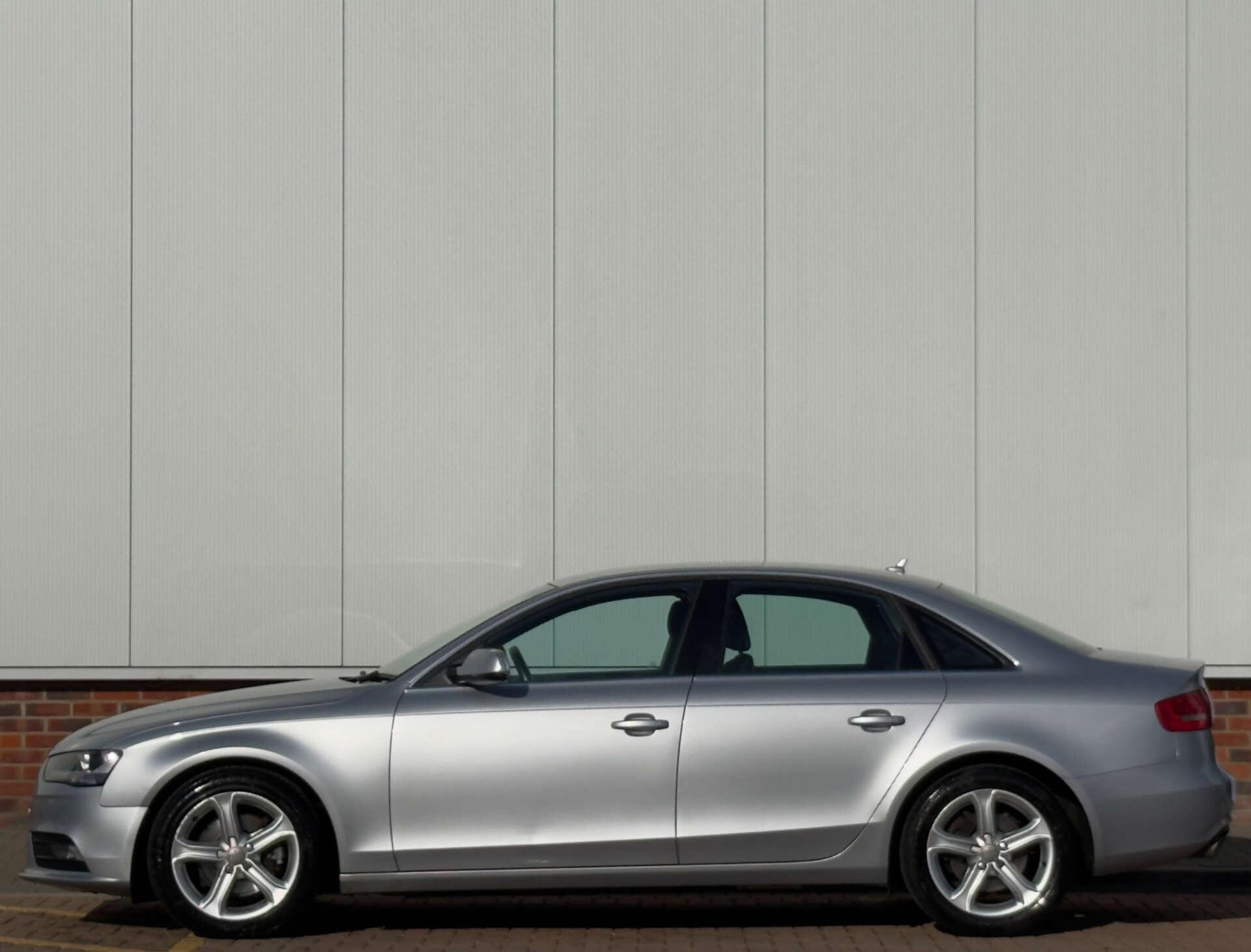 Audi A4 view 8