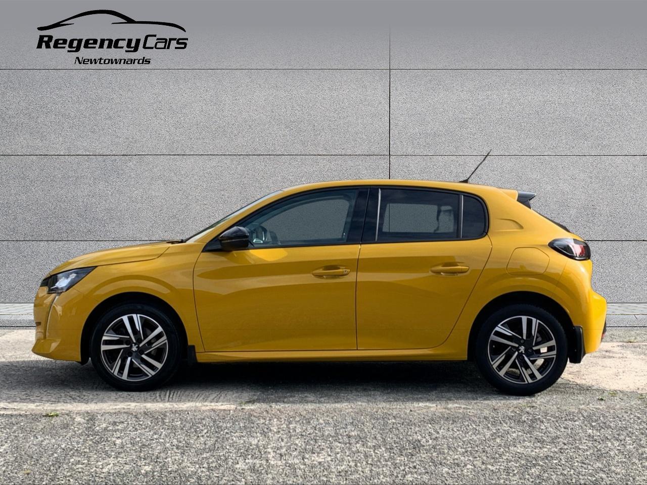 Peugeot 208 view 3