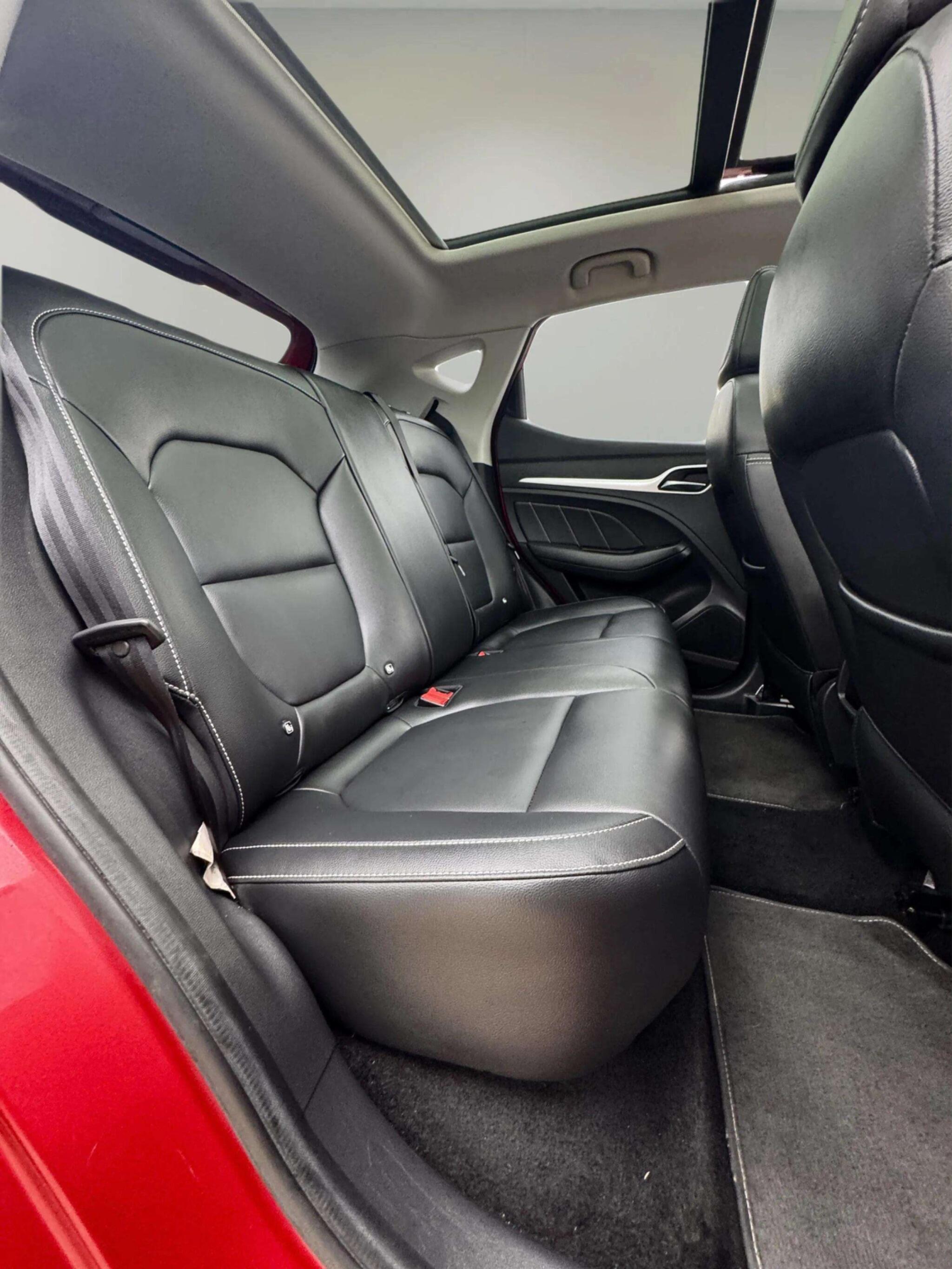 MG ZS view 39