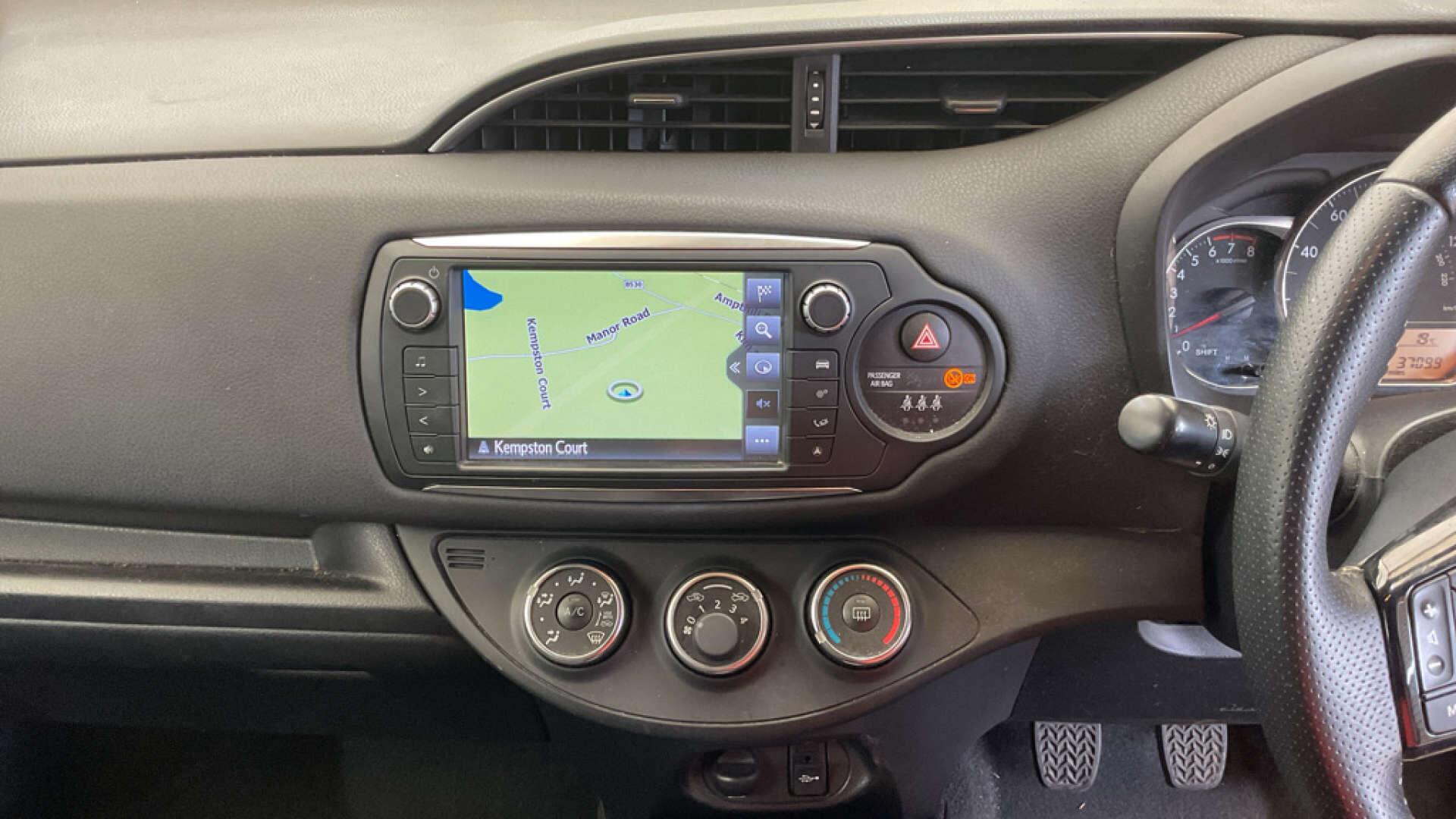 Toyota Yaris view 14