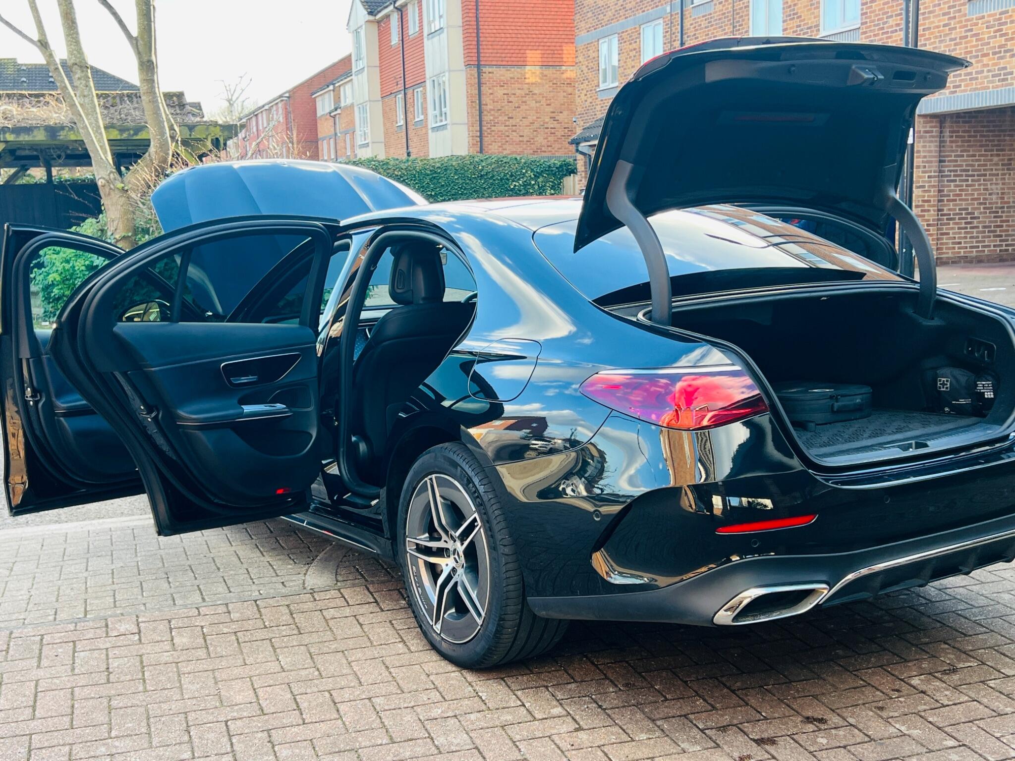 Mercedes-Benz E Class view 3