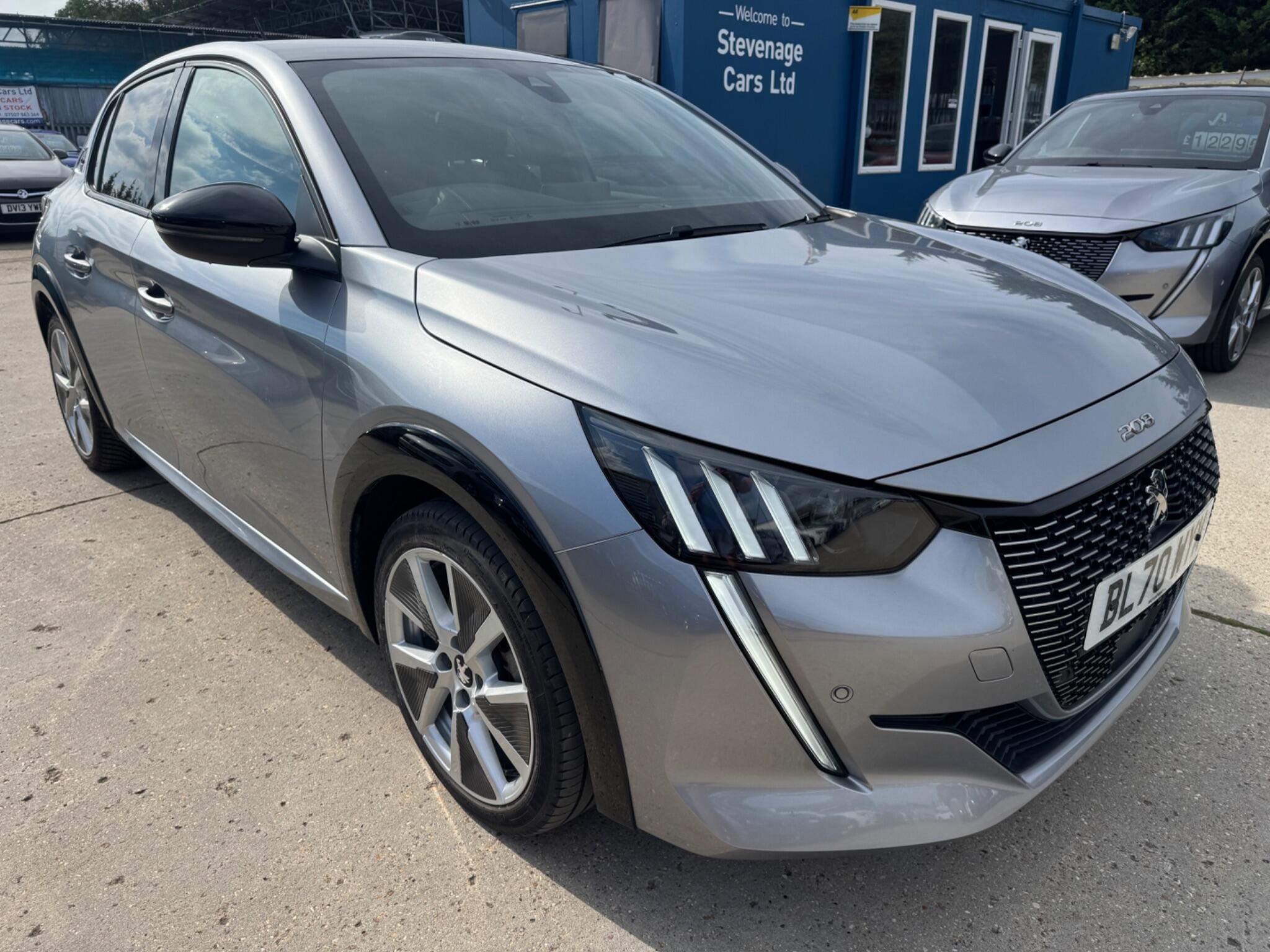 Peugeot E-208 view 7