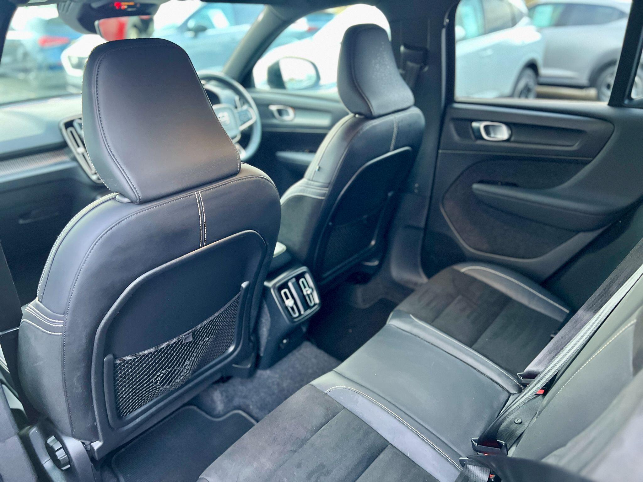 Volvo XC40 view 17