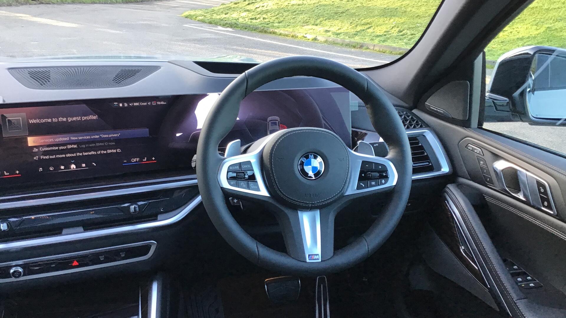 BMW X6 view 5