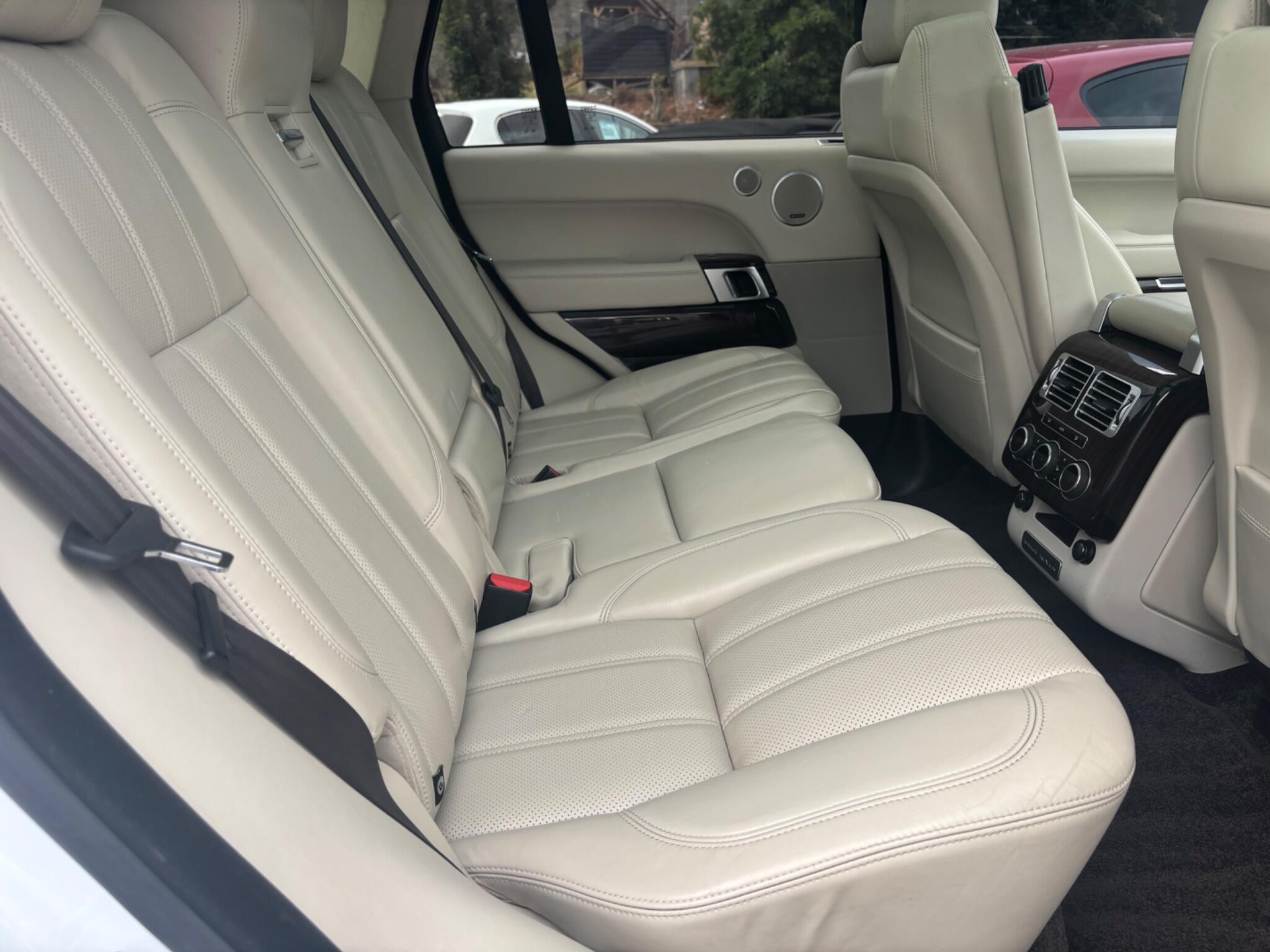 Land Rover Range Rover view 21