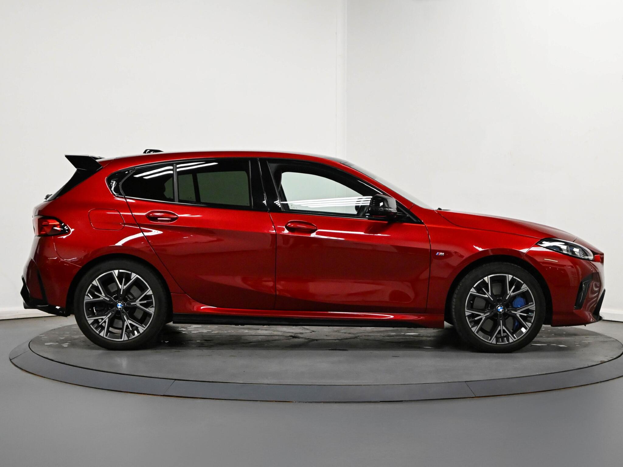 BMW 1 Series view 24