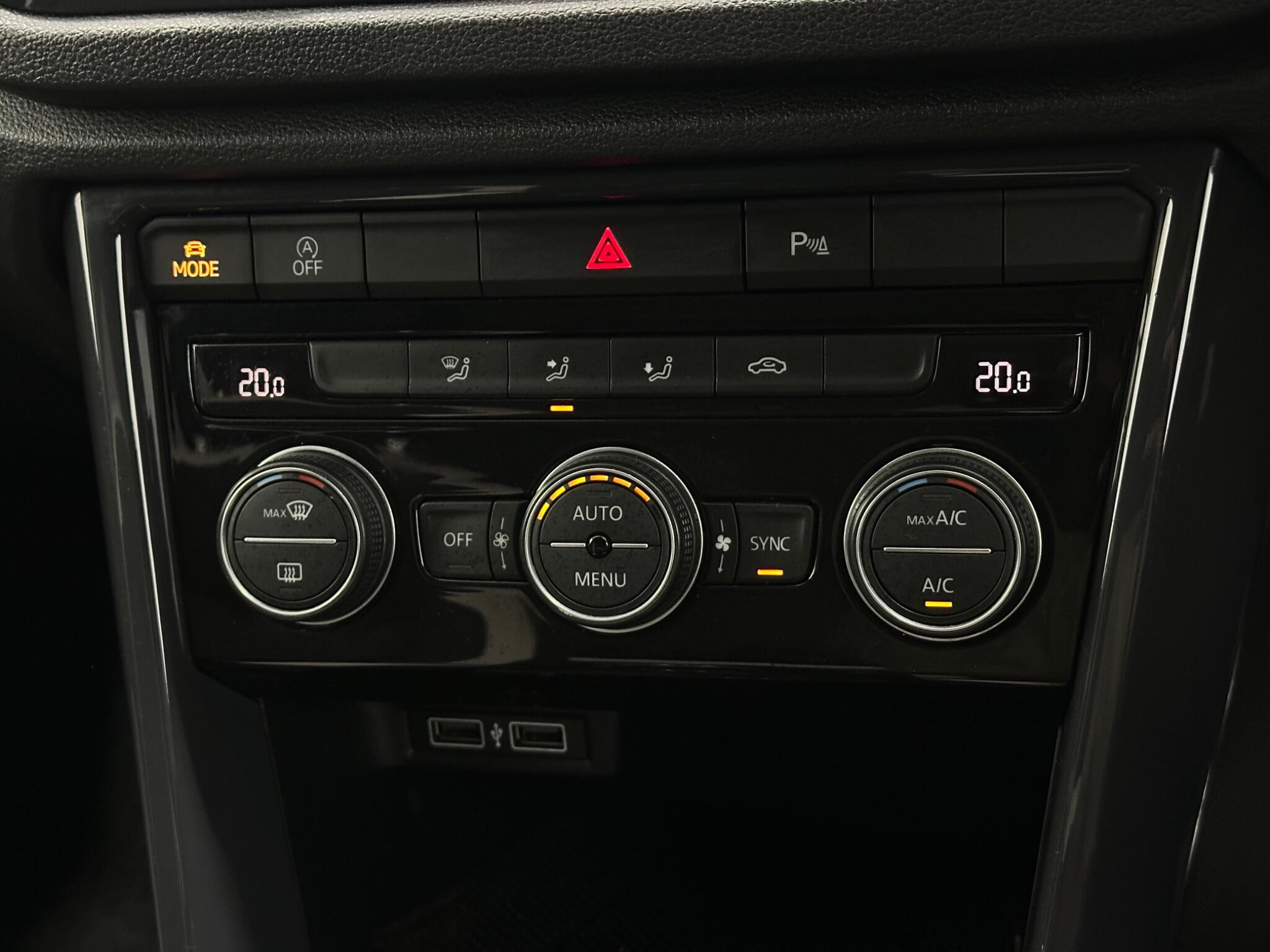 Volkswagen T-Roc view 21