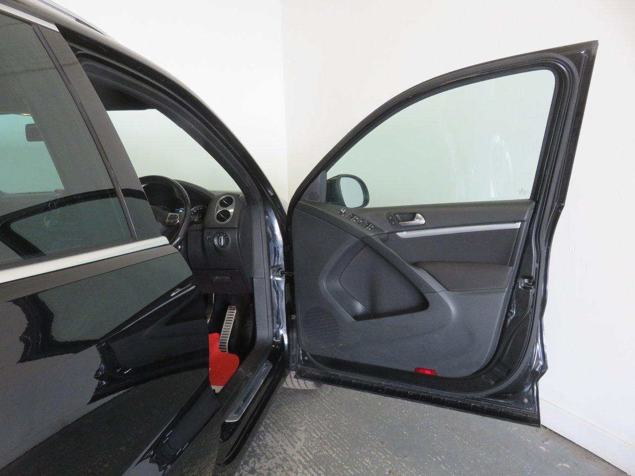 Volkswagen Tiguan view 24