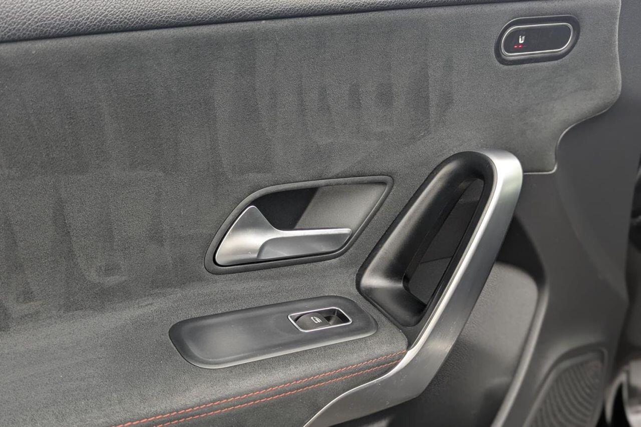 Mercedes-Benz A-Class view 31