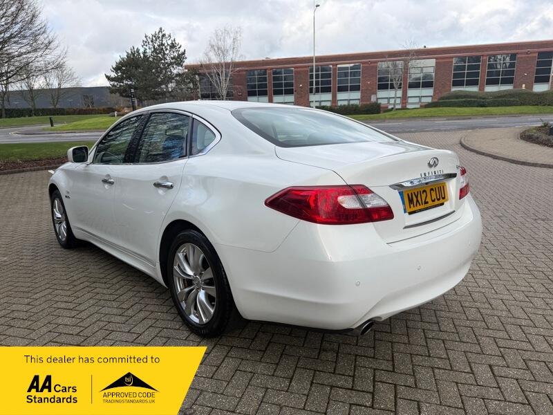 2012 Infiniti M 3.5 35h V6 GT Premium Auto Euro 5 (s/s) 4dr • 7,481 miles image 9