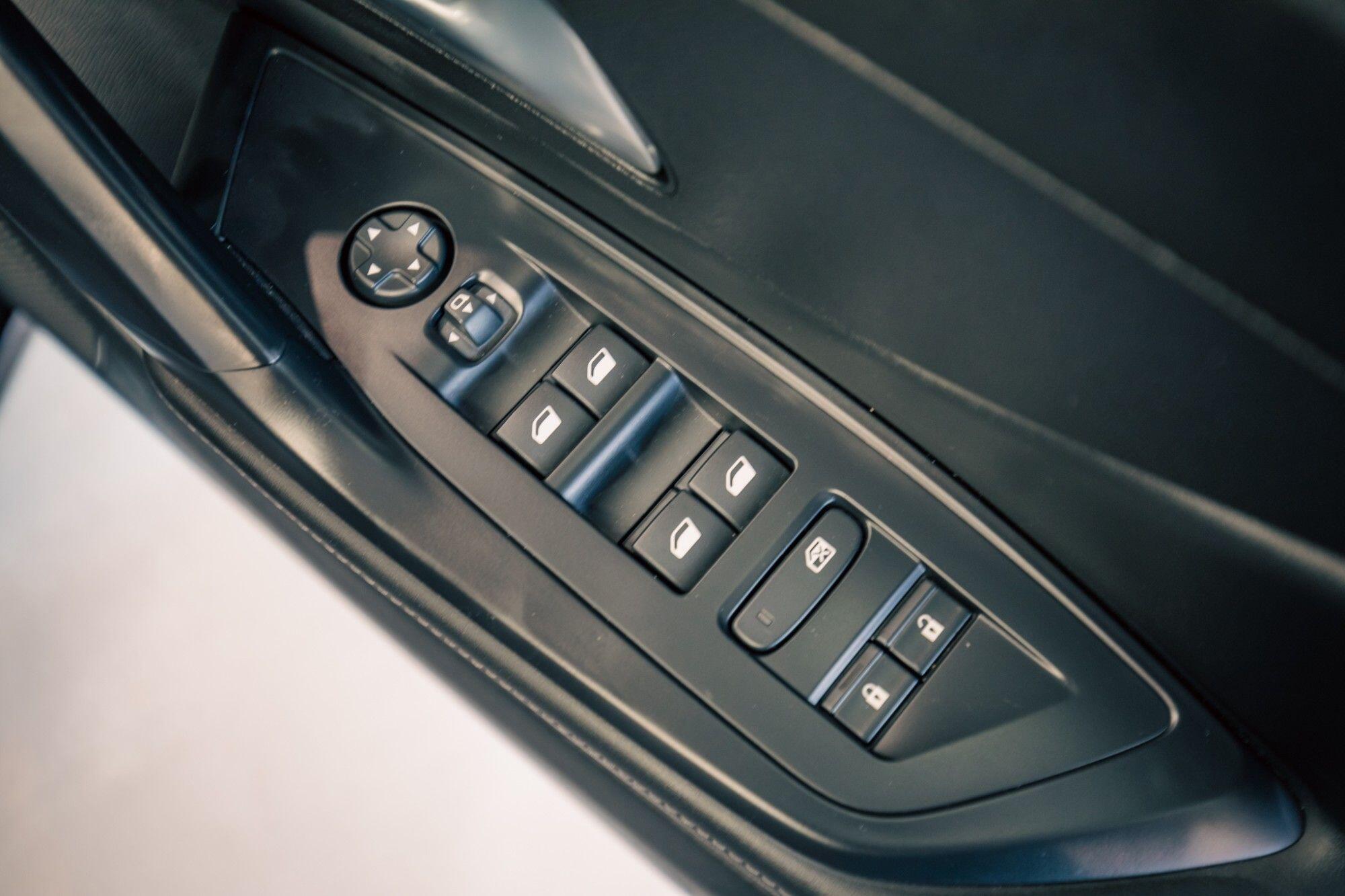 Peugeot 308 view 10