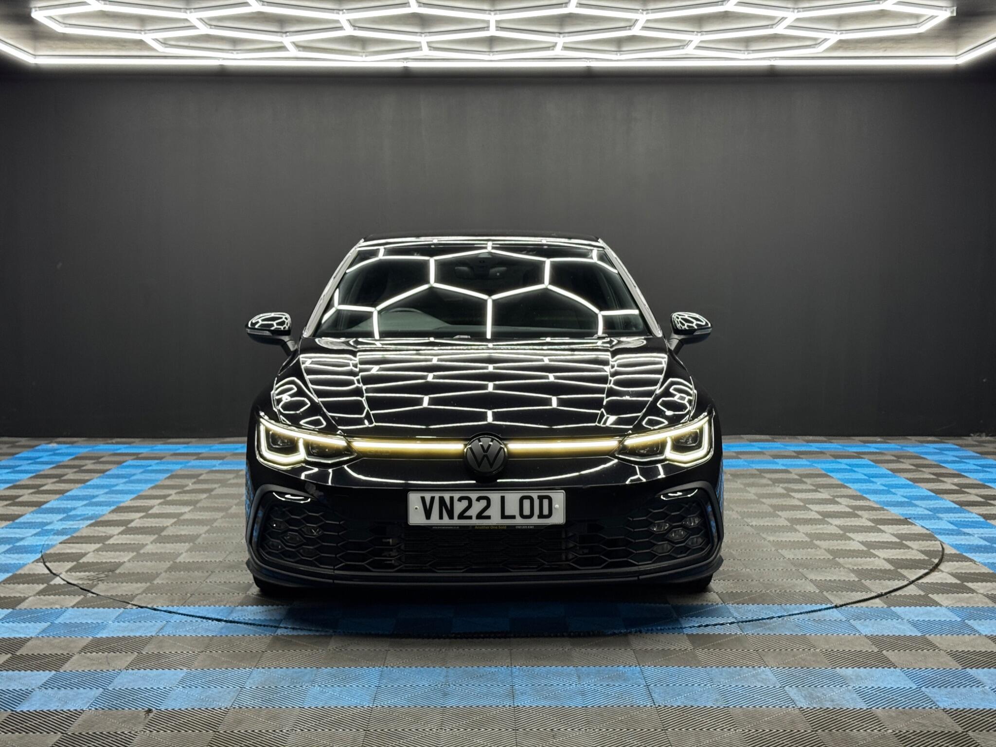 Volkswagen Golf view 2