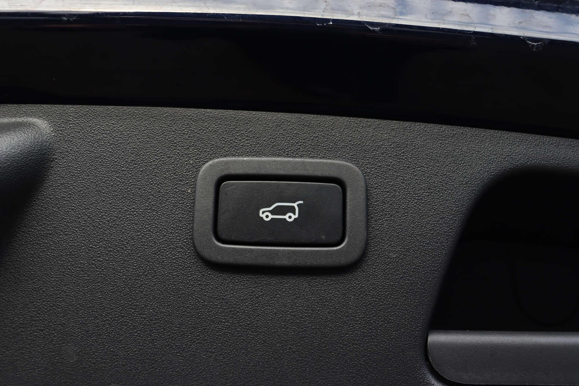 Jaguar E-Pace view 48