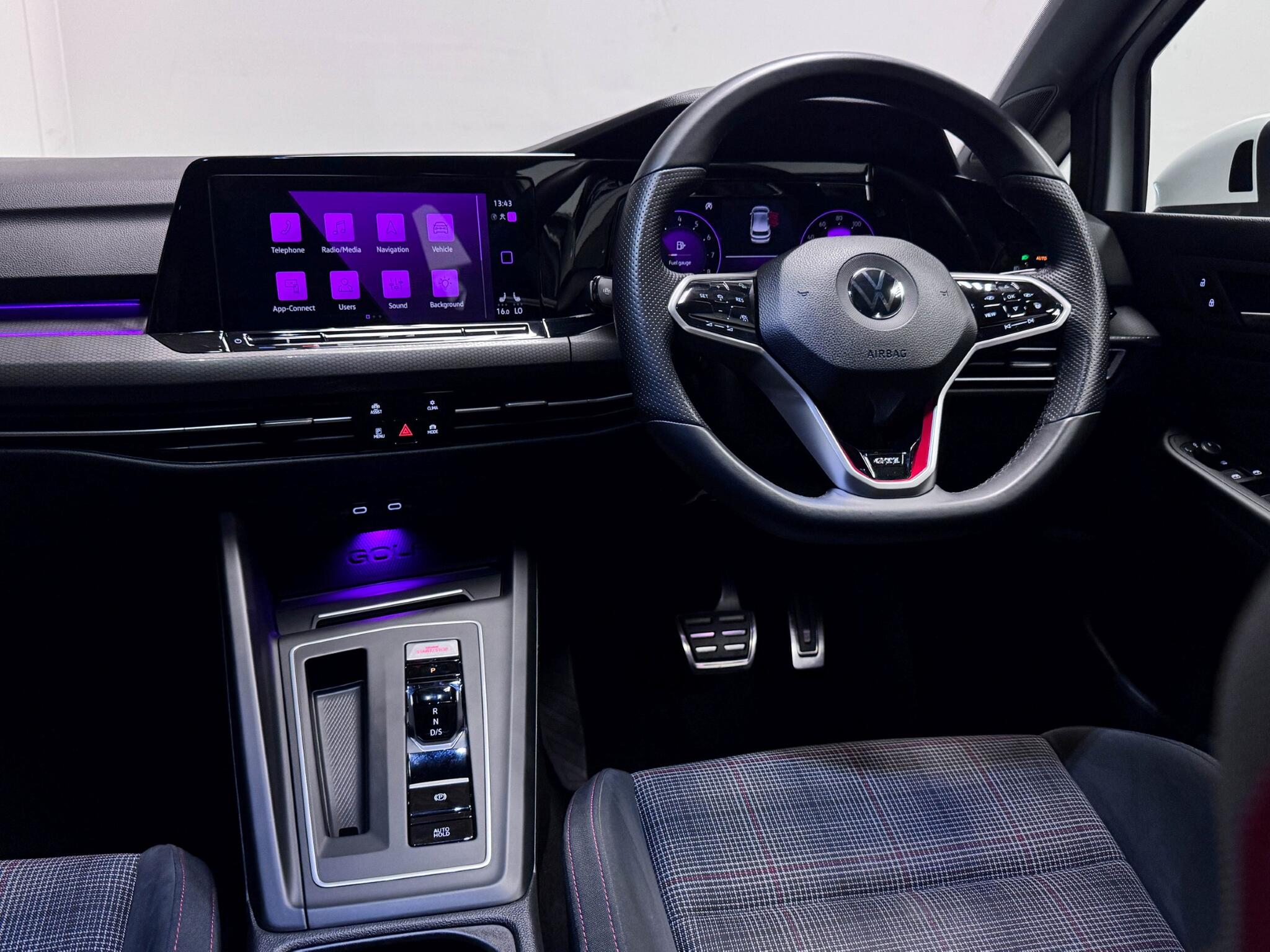 Volkswagen Golf view 13