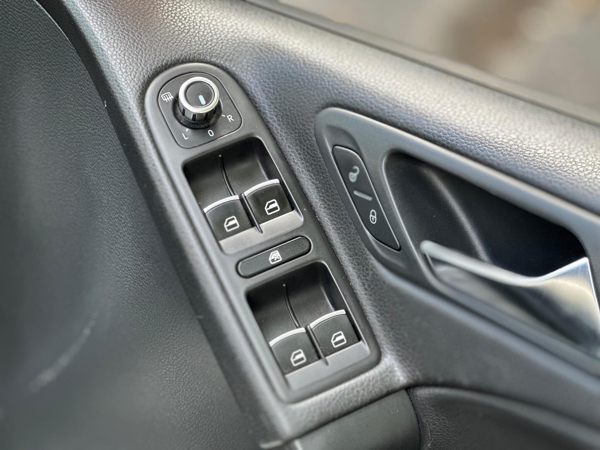 Volkswagen Golf view 19