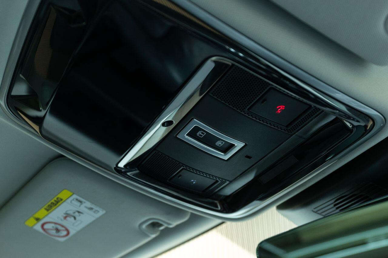 Land Rover Range Rover view 37