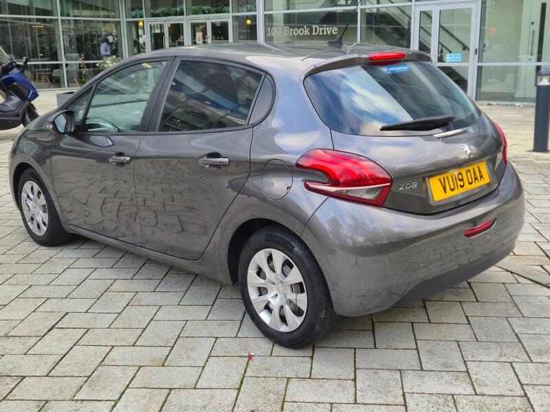 2019 Peugeot 208 1.2 PureTech Signature Euro 6 (s/s) 5dr • 53,000 miles image 5