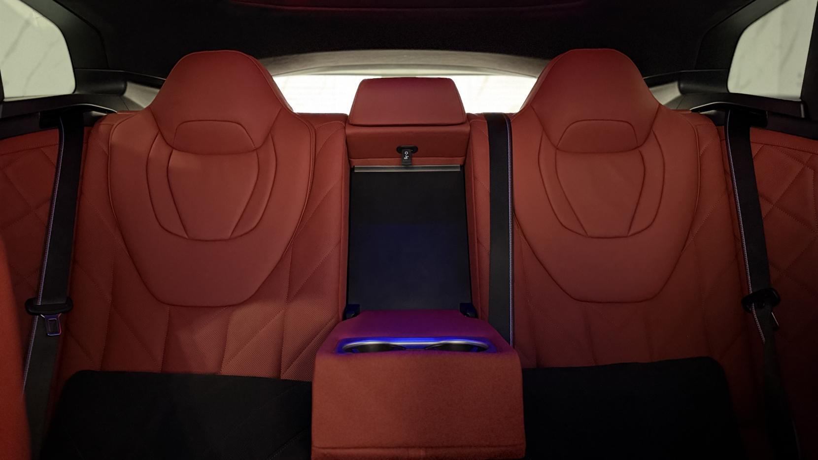 BMW XM view 36