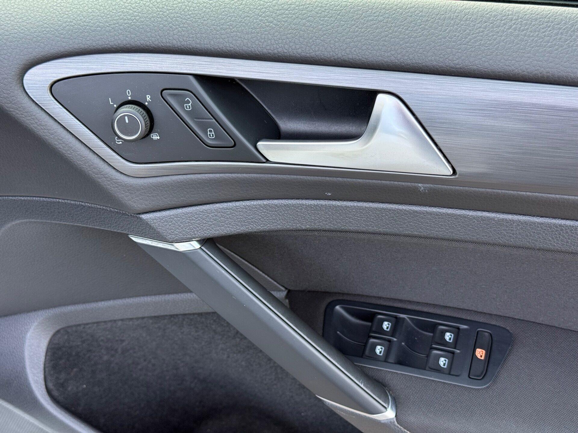 Volkswagen Golf view 34
