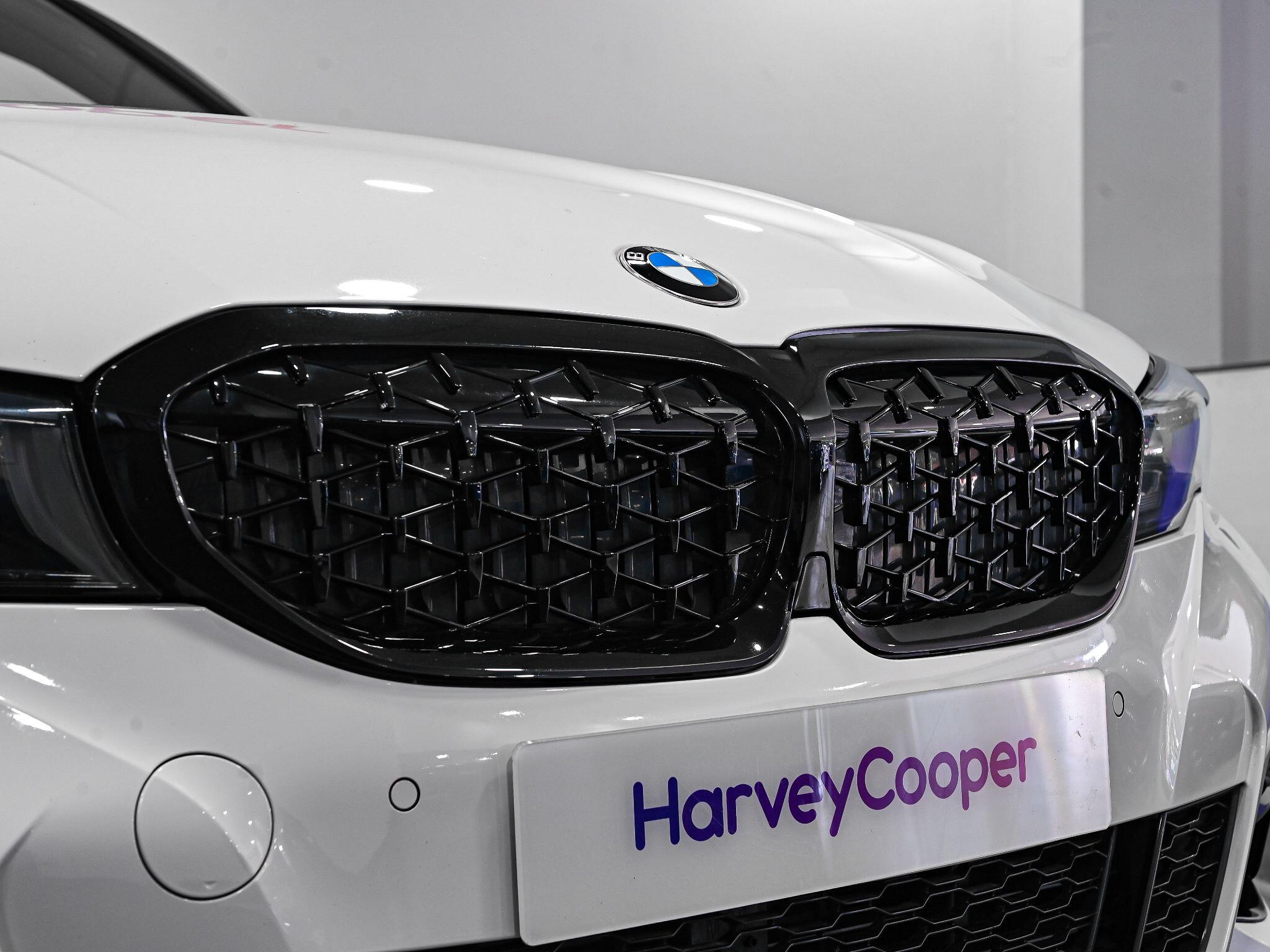 BMW 3 Series view 21
