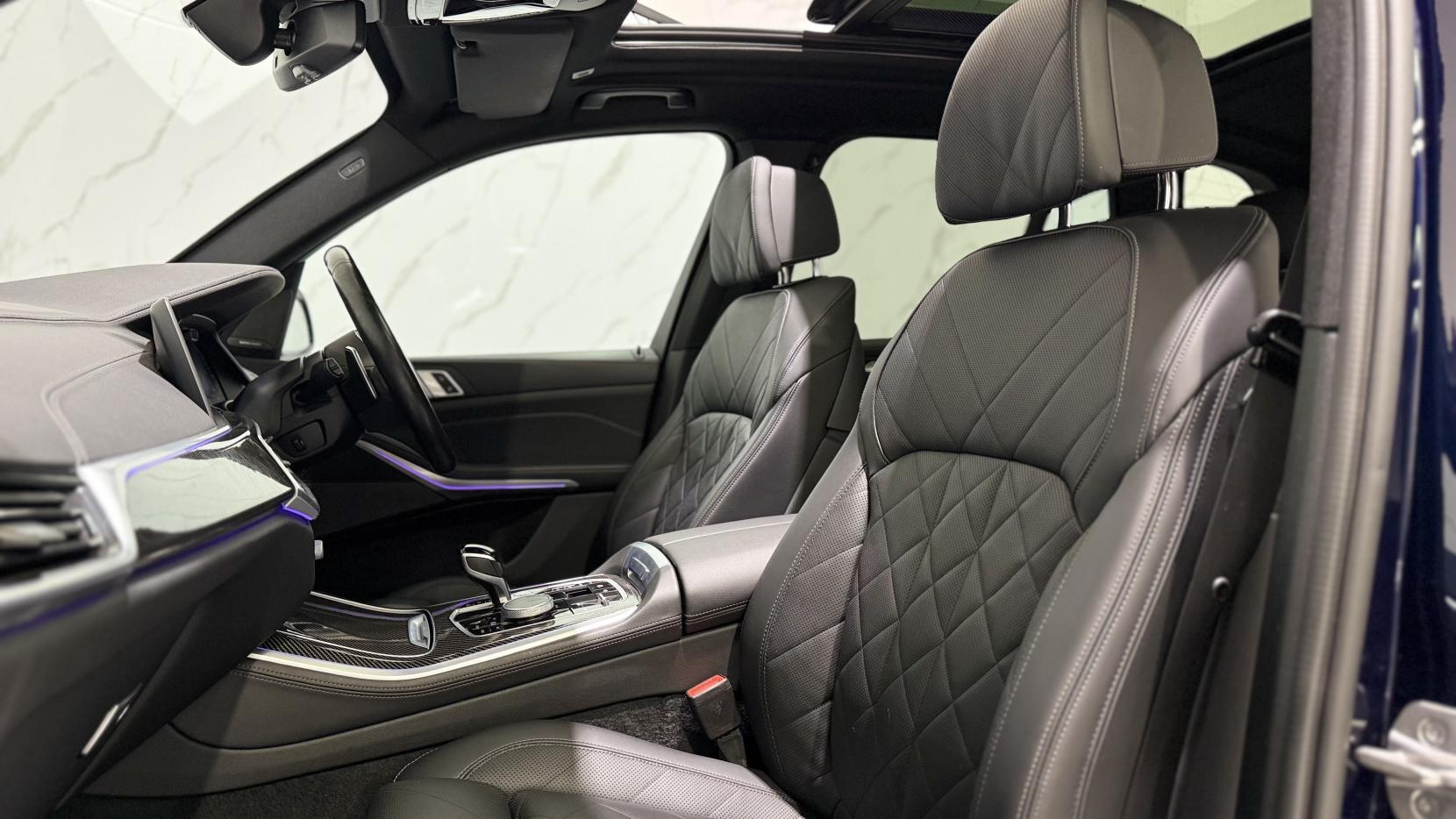 BMW X5 view 8