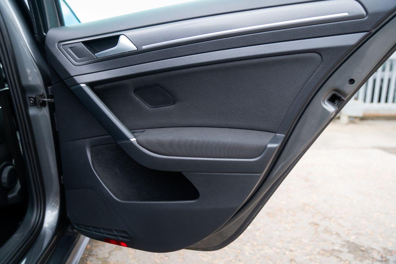 Volkswagen Golf view 46